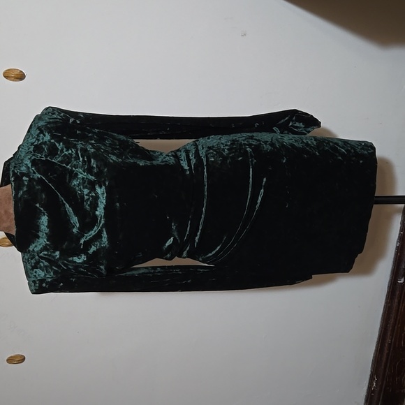 Zara Dresses & Skirts - DR2 NWT Zara Emerald Green Side Zip Draped Dress Sz Sm Velvet Ruched Sleeve
